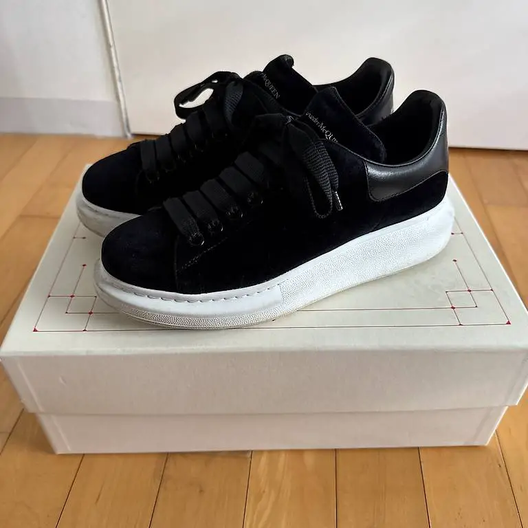Alexander McQueen Sneaker