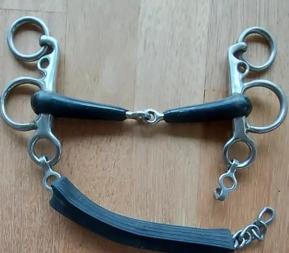 Pelham-Trense mit Kette und Kettenschutz