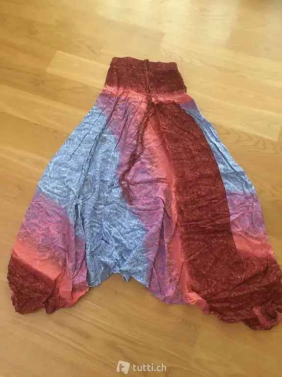 Sehr schöne alibaba Hose Gr. S / M