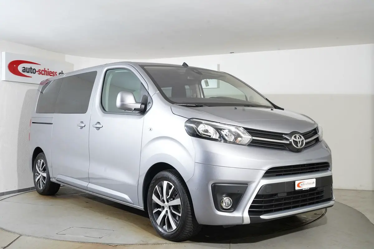 toyota proace verso 2.0 d-4d l1 team d automatic 8pl