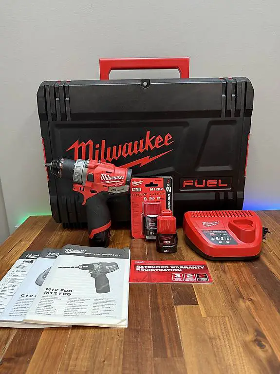 Milwaukee FUEL M12 Akkuschrauber mit 3x Akku"s.