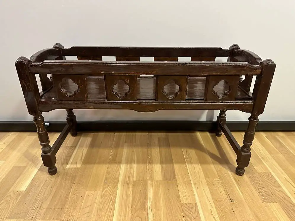 Blumenkrippe/ Pflanzenbeet mit Verzierungen