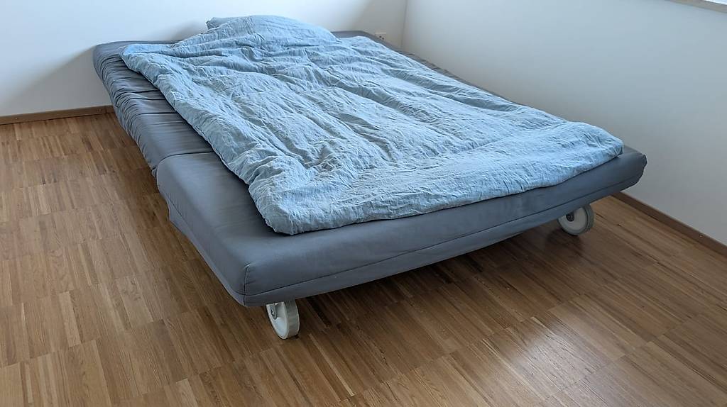 Praktisches Bettsofa ideal für Gästezimmer