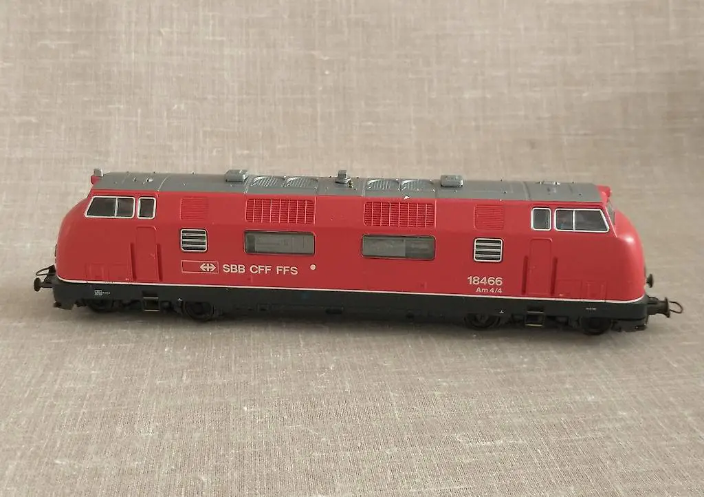 Roco Modellokomotive SBB Am 6/6 SerieNr. 18466 Spur H0