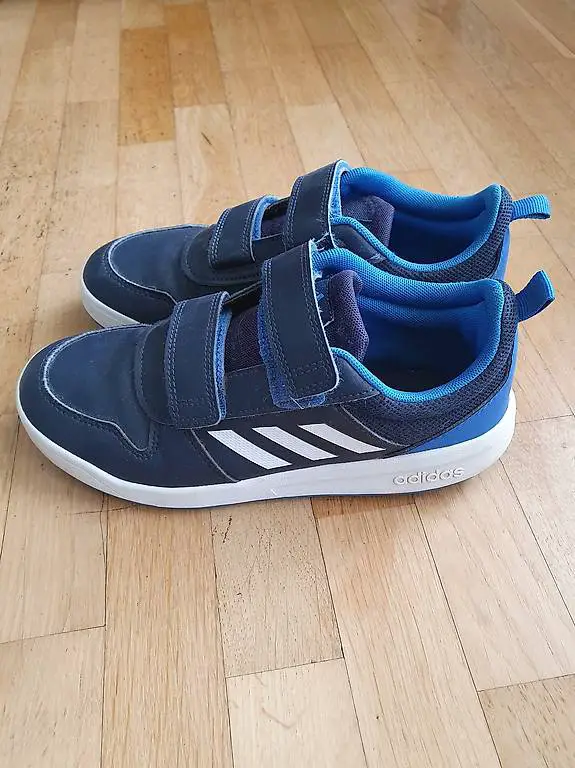 Tennisschuhe Gr. 36 Adidas