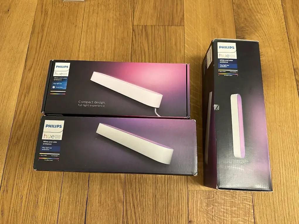 Philips Hue Base Unit (3 Stk.) , Iris & Tischleuchte