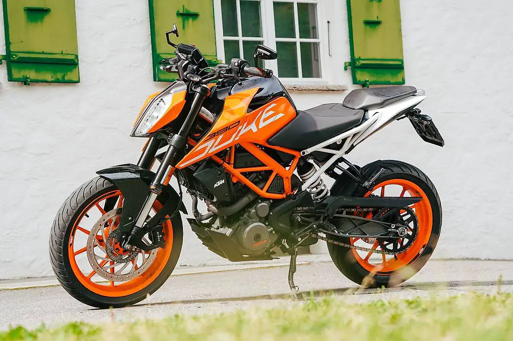 ktm duke 390