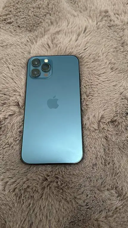 iPhone 12 Pro Max Blau