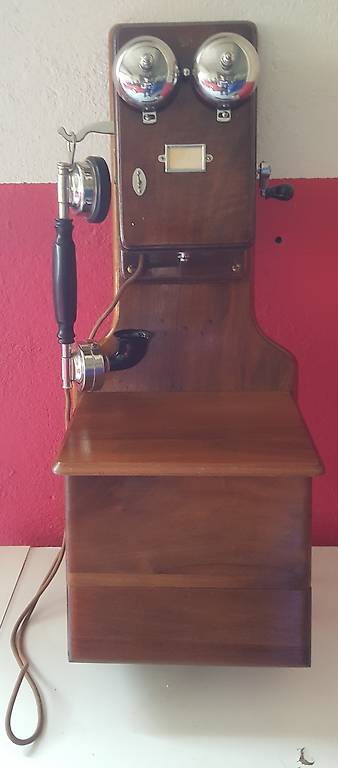 Telefon Holzwandstation von 1931 Zellweger AG, Uster