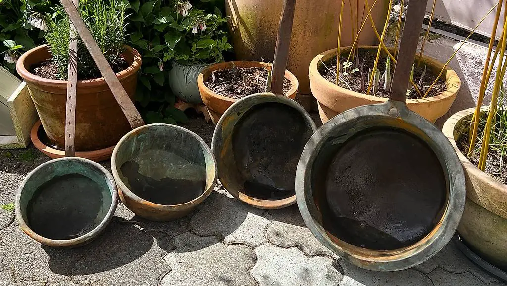 Kupferpfannen für Garten Deko