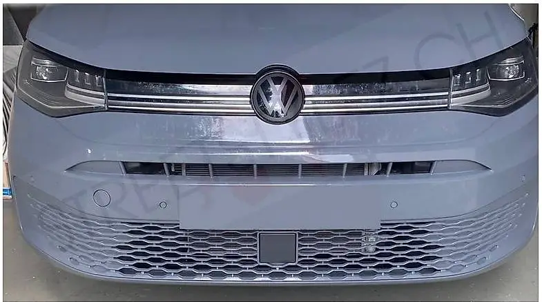 VW Caddy (SB) ACC Front Facelift Emblem Neues Design