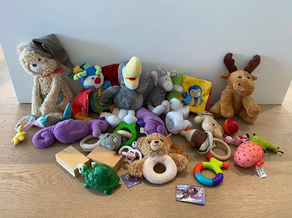 Baby Spielzeug Rasseln Motorikspielzeug Maxi-Cosi Anhänger