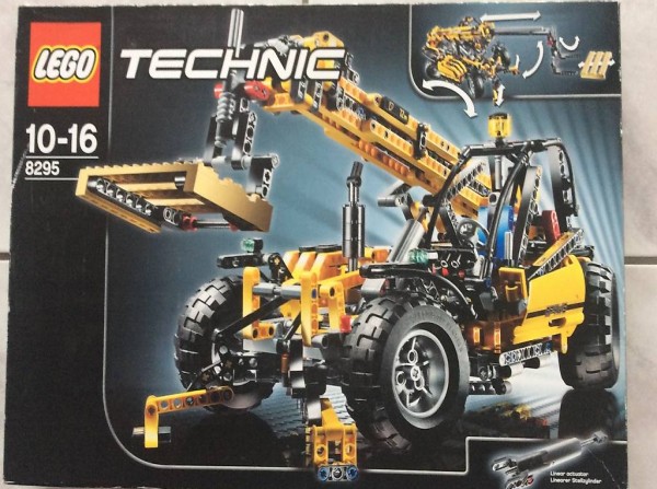 Lego Technic Teleskoplader 8295 in der Originalverpackung