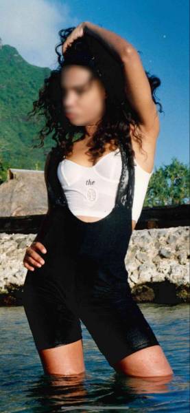 New Oron LIVIA (femme fontaine) jeux sadomaso