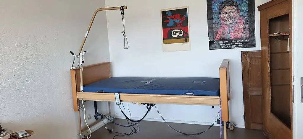 Pflegebett / Spitalbett