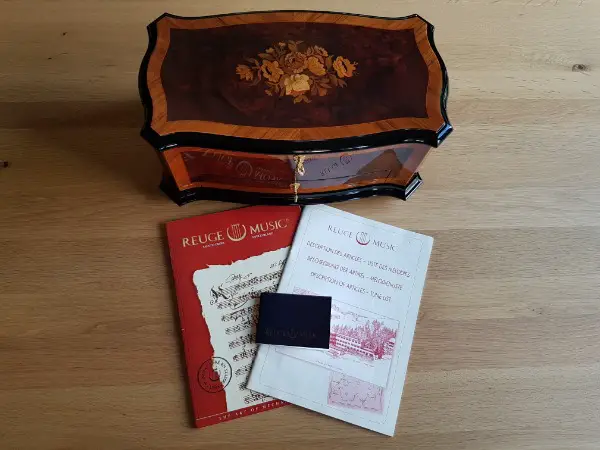 Grosse Musikdose / Spieldose / Spieluhr "Dolce Vita" von Reuge