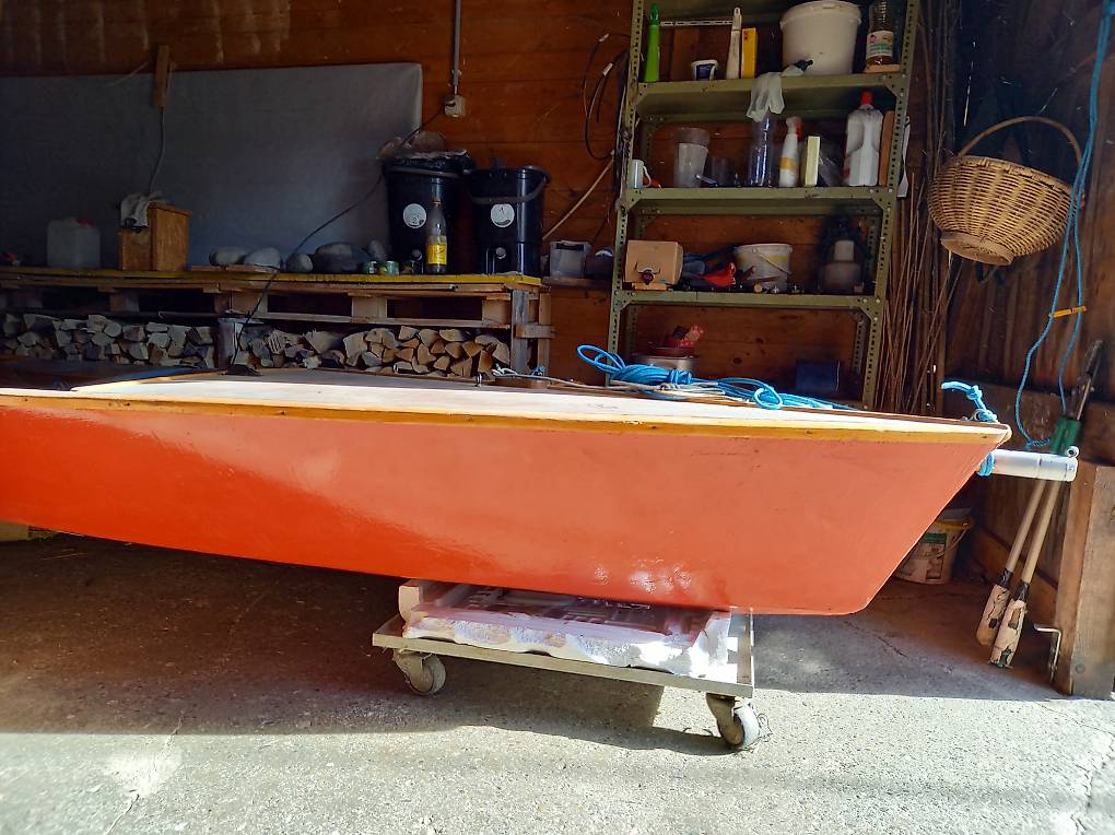 BOOT Jolle mit Segel, Mast und Paddel (Gratis)