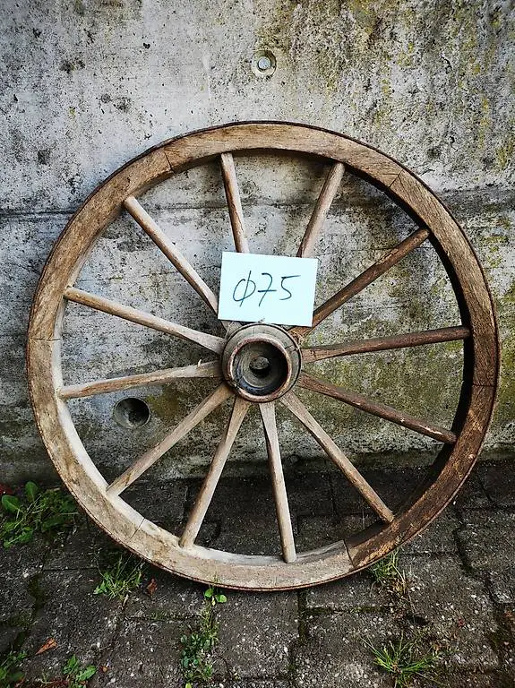 Wagenrad Speichenrad alt 75 cm