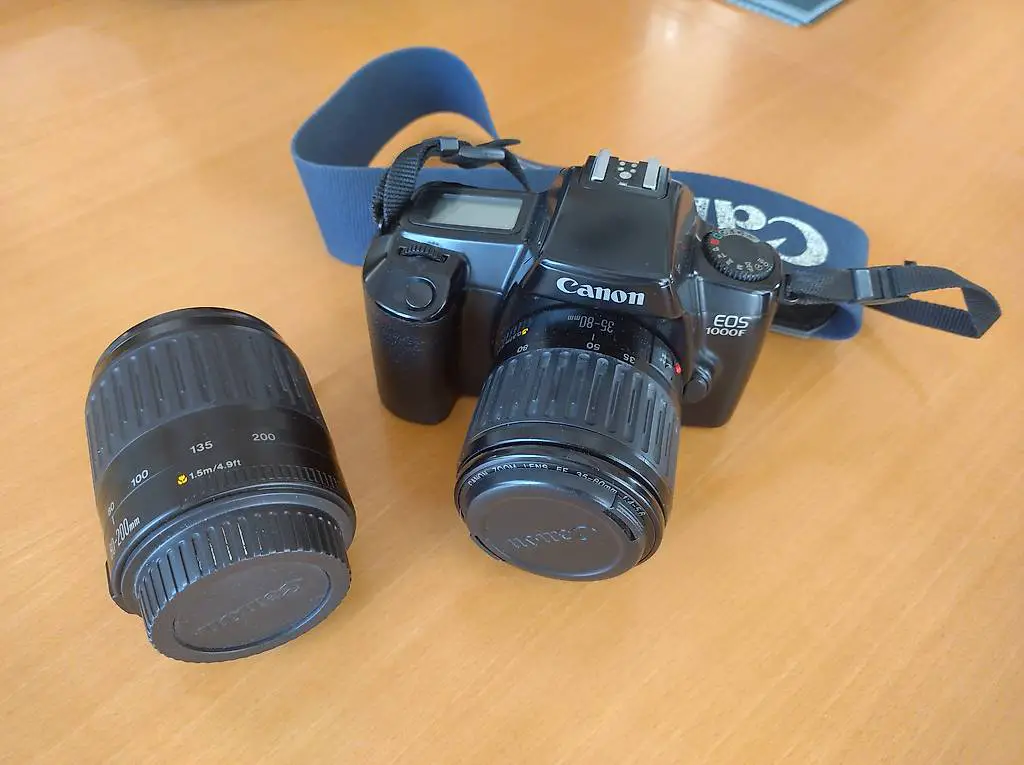 canon eos 1000f