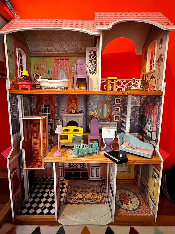 Puppenhaus und Barbie Bus