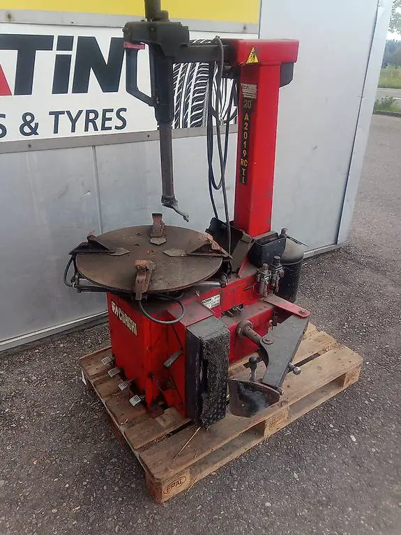 Corghi pneumontiermaschine