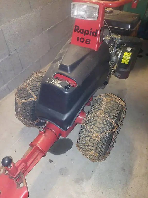 Rapid 105 mit Schneepflug