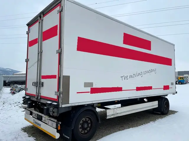 KRONE, AZ 18 E, Kunststoffkoffer isoliert