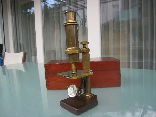 Antikes Mikroskop aus Messing, Adam Prazmowski, um 1878