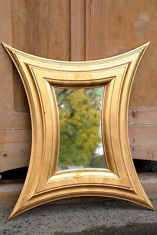Spiegel goldfarben mit spitzigen Ecken