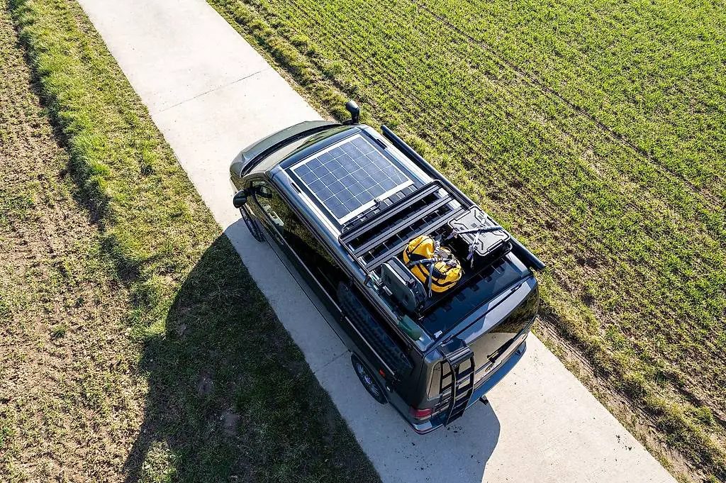 front runner slimeline plattform vw t6.1 california.