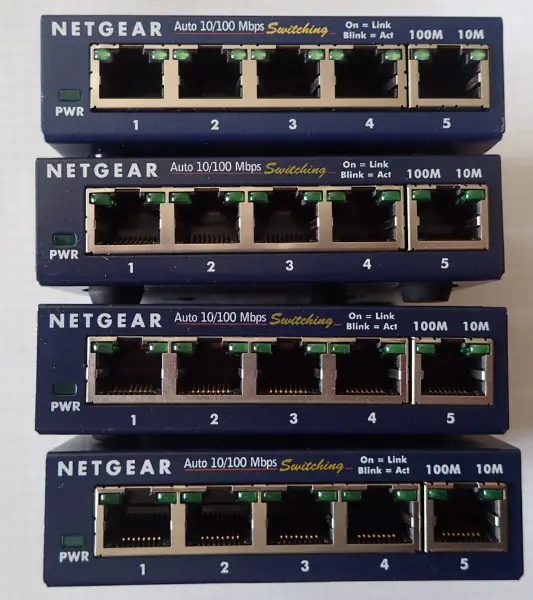 NETGEAR Fast Ethernet Switch FS105 - 5 Port (4x)