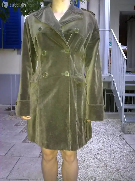 Grüner Samtmantel von ESPRIT