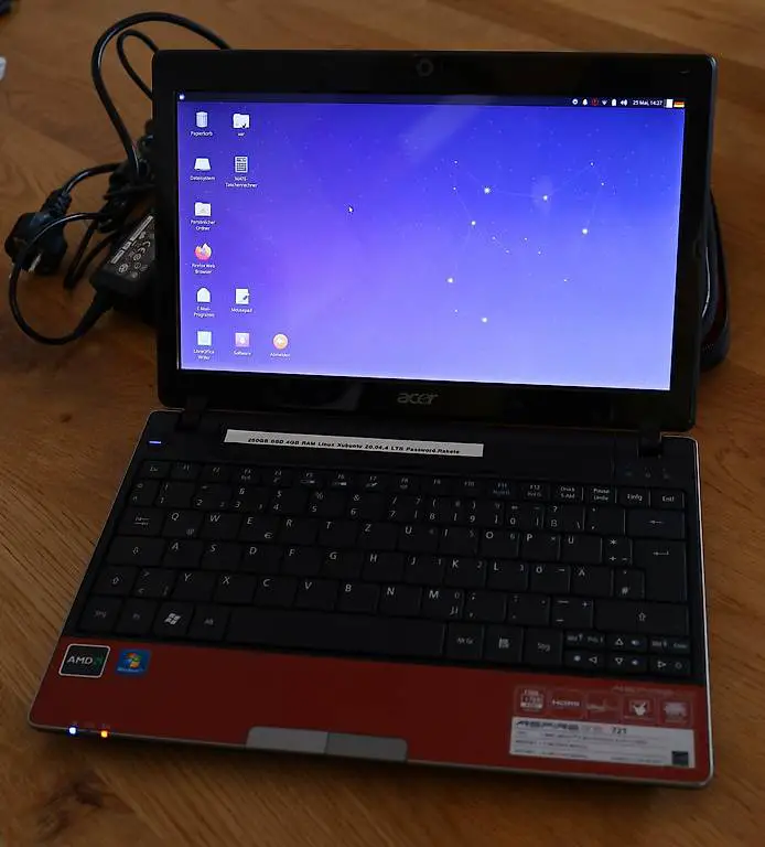 Laptop Acer Aspire one 721 mit Tasche und Netzteil