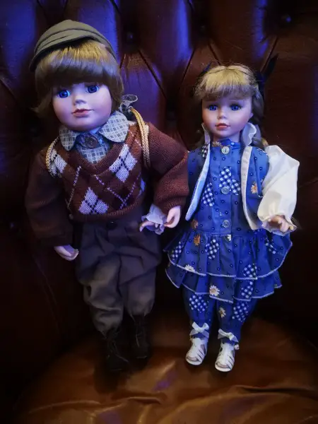  2 Kleine Porzellanpuppen