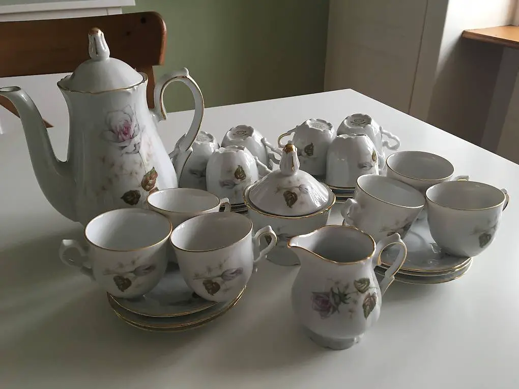 Kaffee- und/ oder Tee-Set