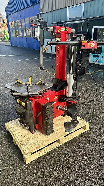 Corghi A2025 TI DV / Pneumontiermaschine mit SP2000