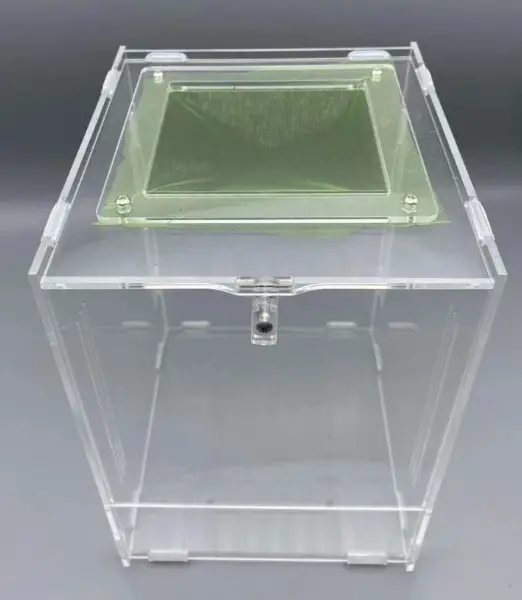 Mantis Den Acryl Terrarium