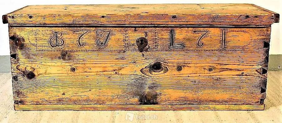  Truhe Jg. 1771. Sehr alte, antike Bauerntruhe.