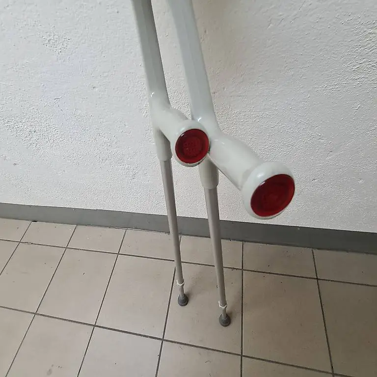 Krüken Gehstöcke