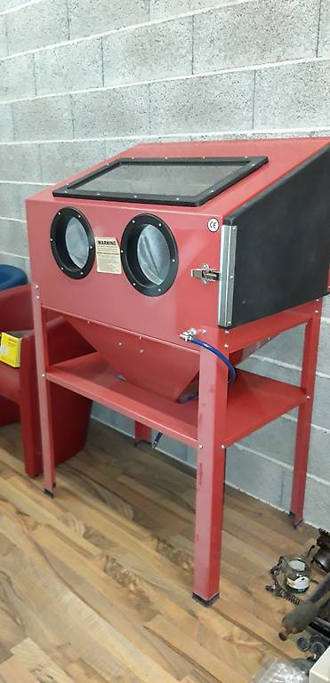 Cabine de sablage d"atelier