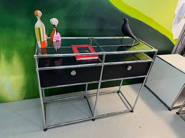 USM Haller Glaskommode