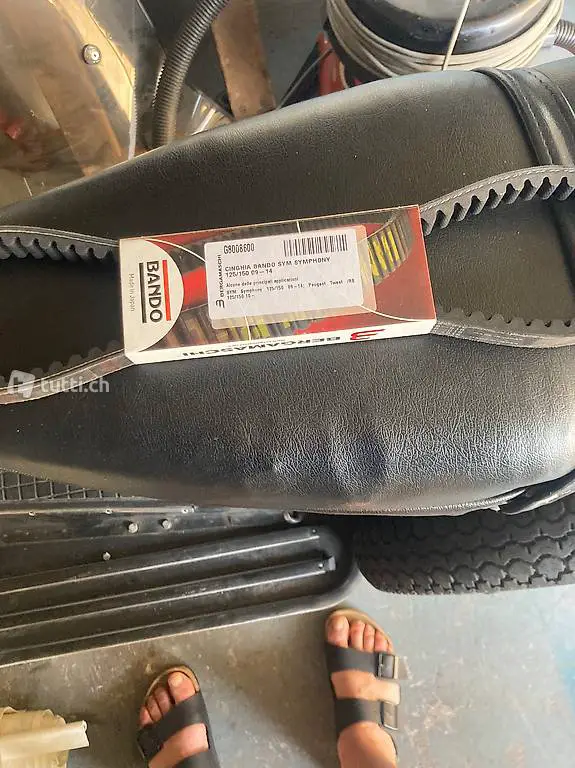 Vedo cinghia nuova per sym 125