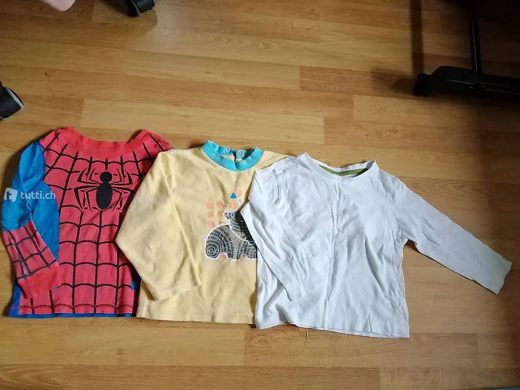 3× Knaben Kleider, Gr. 86/92