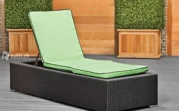  Rattanliege in schwarz