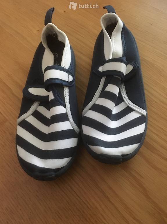 Aqua Schuhe / Badeschuhe Gr. 30 / neu