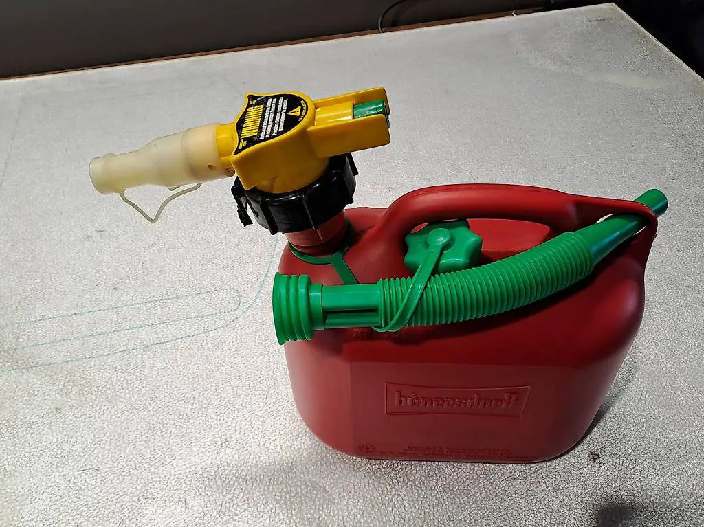 Kraftstoffkanister Hünersdorff 5lt. mit Schnelleinfüllsystem