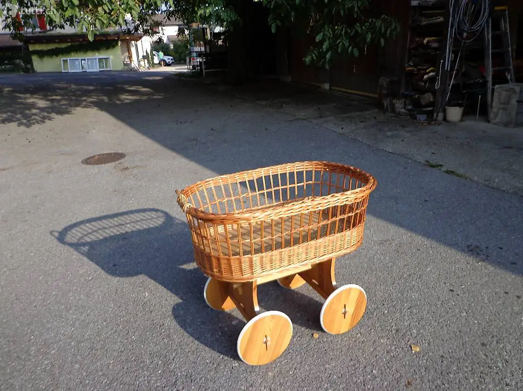 Stubenwagen sehr schön auch als Deko