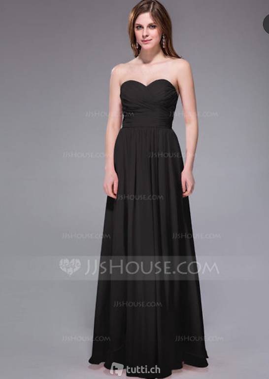 neues schwarzes Abendkleid