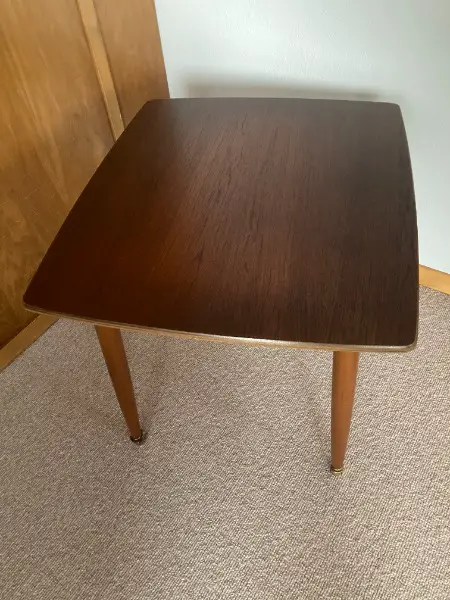 Dänish Beistelltisch