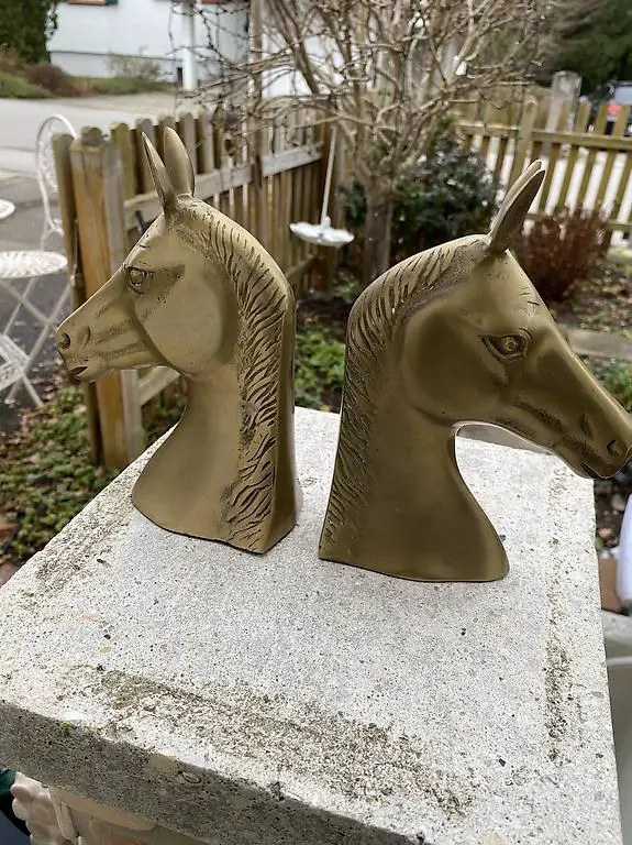 2 Messing Pferdeköpfe Midcentury als Buchstützen